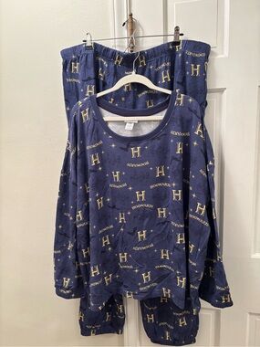 HARRY POTTER by Warner Bros Navy and Gold Soft Lounge Pants Set
3X -2X